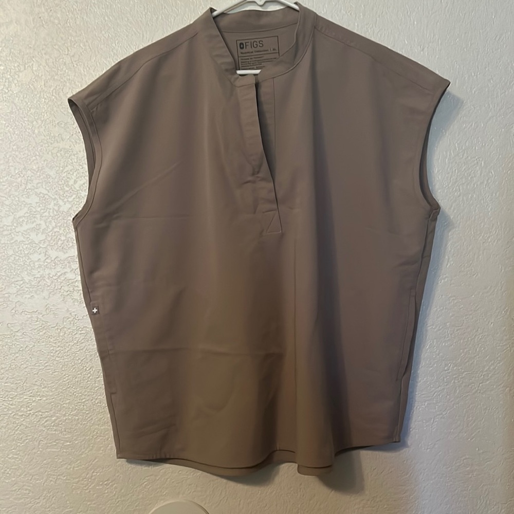 Rafaela scrub top